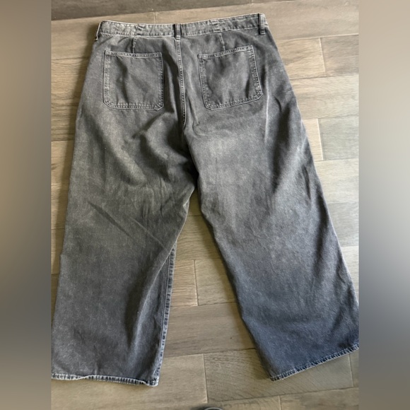 High Rise Wide-Leg Jeans - Picture 2 of 5